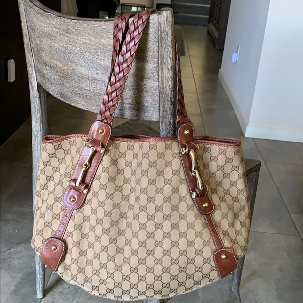 Gucci Shoulder Pelham Medium Canvas Hobo Bag